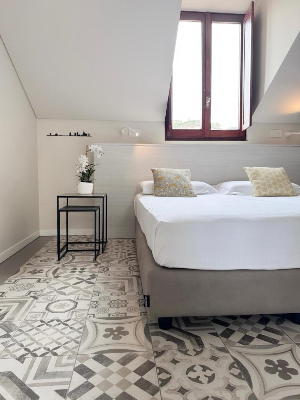 Comecasa 10 Minutes Walk From Duomo 2 Bedroom Apartment Milano Esterno foto
